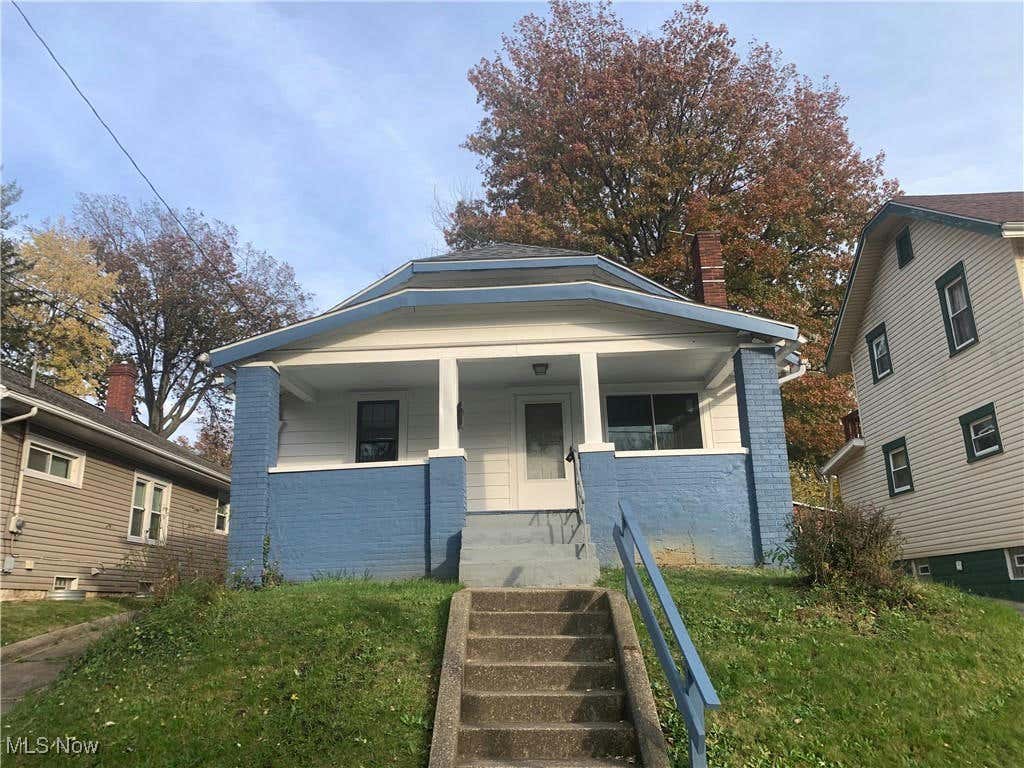 403 NOBLE AVE, AKRON, OH 44320, photo 1 of 26