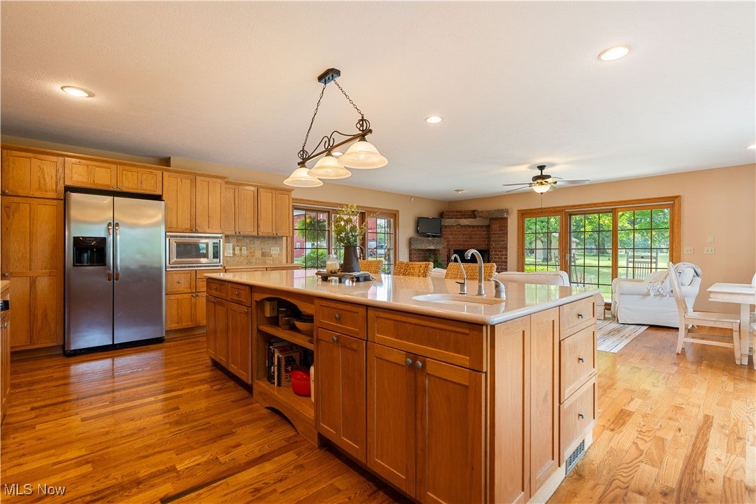 Marshallville, Ohio, 44645, United States, 4 Bedrooms Bedrooms, ,4 BathroomsBathrooms,Residential,Active,1909596