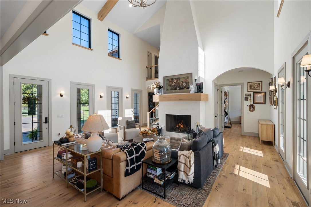 New Franklin, Ohio, 44216, United States, 6 Bedrooms Bedrooms, ,6 BathroomsBathrooms,Residential,Active,1989782