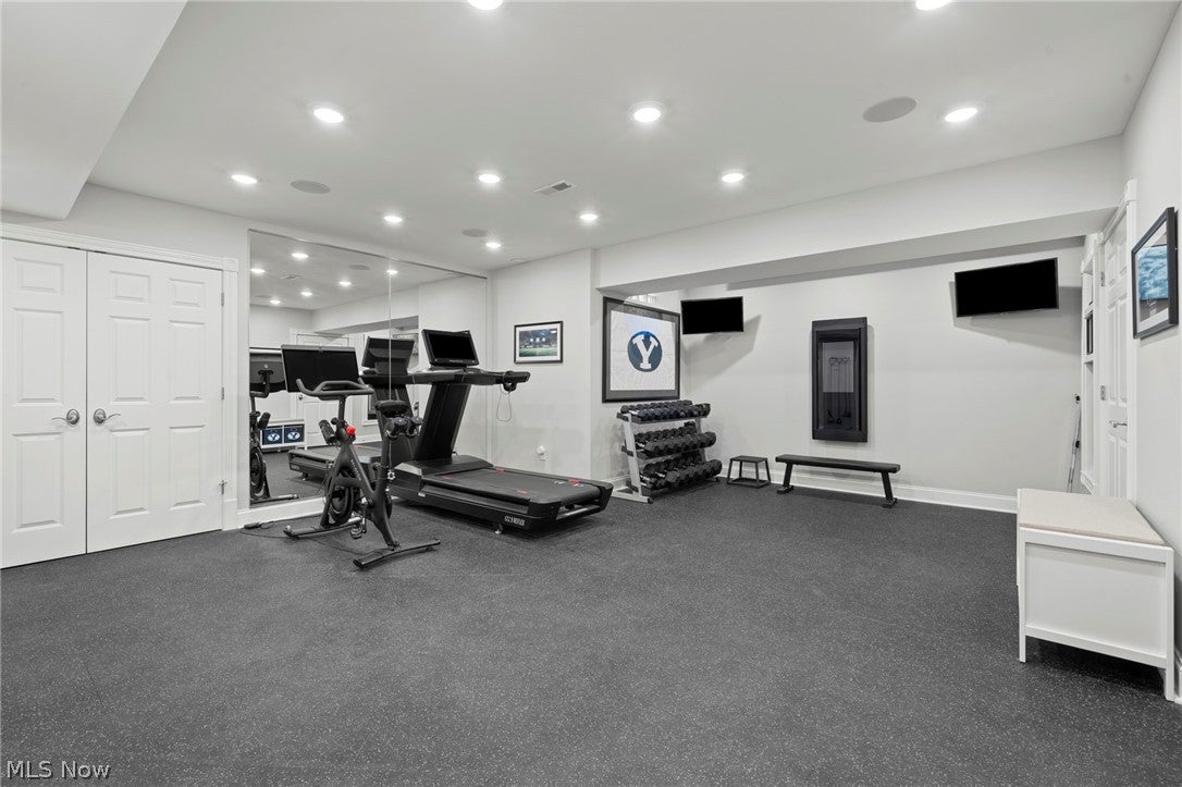 Brecksville, Ohio, 44141, United States, 9 Bedrooms Bedrooms, ,8 BathroomsBathrooms,Residential,Active,2027795