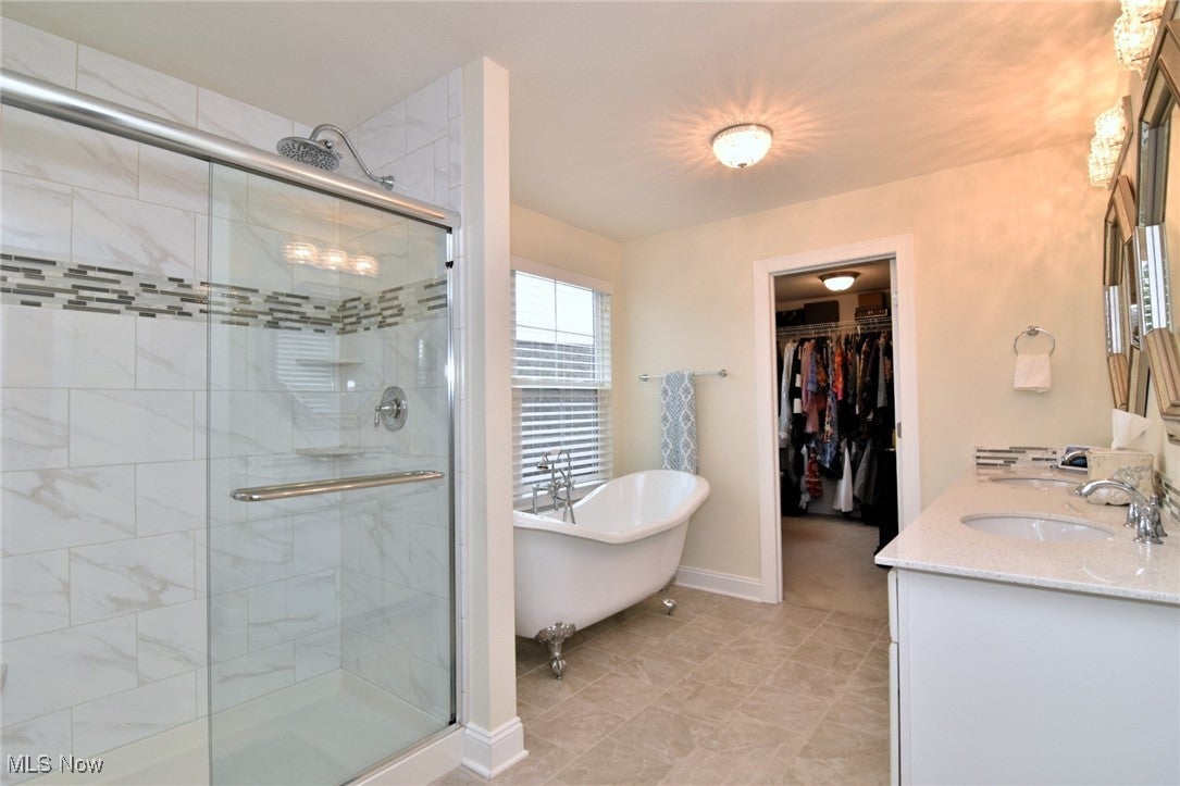 Chagrin Falls, Ohio, 44023, United States, 5 Bedrooms Bedrooms, ,5 BathroomsBathrooms,Residential,Active,1929410