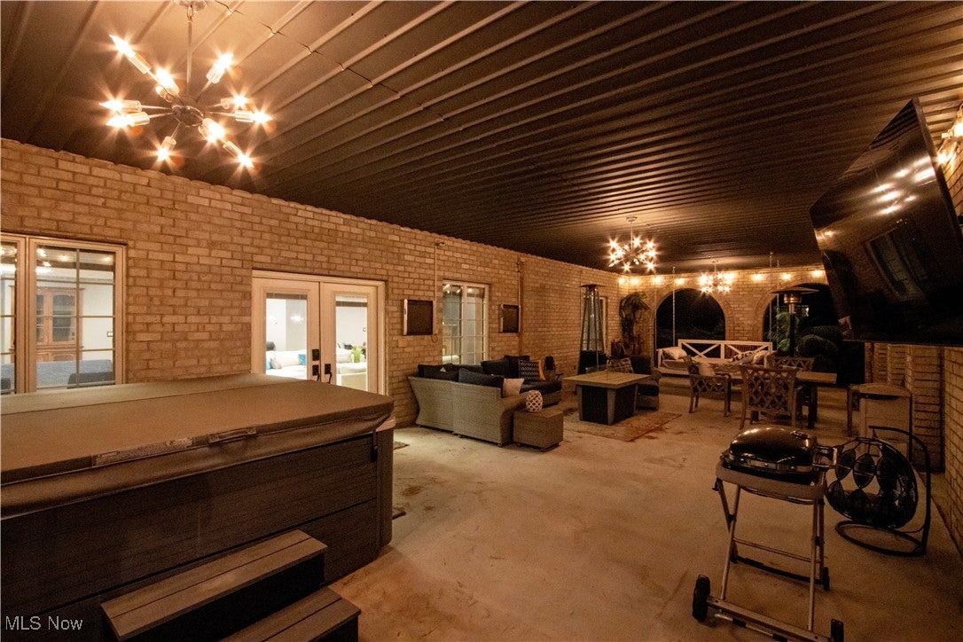 Wooster, Ohio, 44691, United States, 6 Bedrooms Bedrooms, ,9 BathroomsBathrooms,Residential,Active,1988412