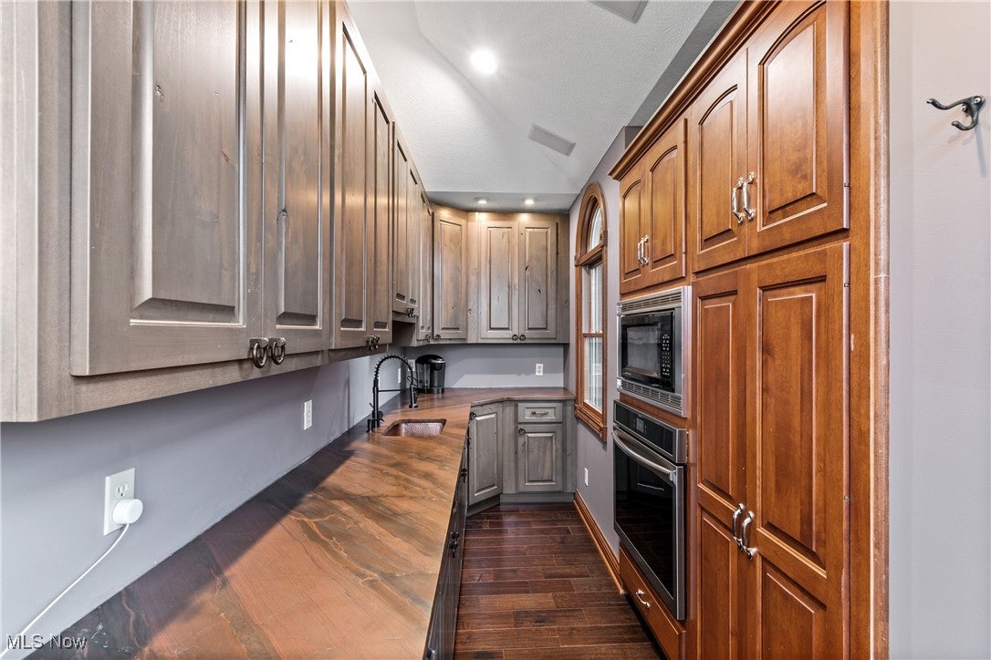 Canton, Ohio, 44721, United States, 3 Bedrooms Bedrooms, ,4 BathroomsBathrooms,Residential,Active,1997888