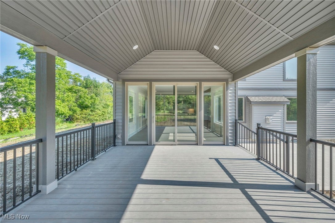 Aurora, Ohio, 44202, United States, 6 Bedrooms Bedrooms, ,5 BathroomsBathrooms,Residential,Active,1909651