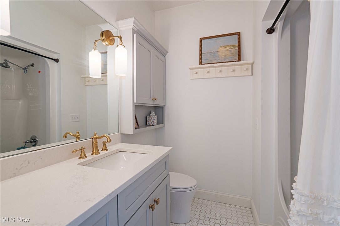 Marietta, Ohio, 45750, United States, ,6 BathroomsBathrooms,Residential,Active,1824493