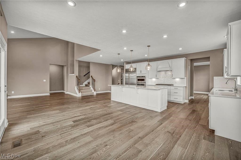 Chagrin Falls, Ohio, 44022, United States, 3 Bedrooms Bedrooms, ,4 BathroomsBathrooms,Residential,Active,1945059
