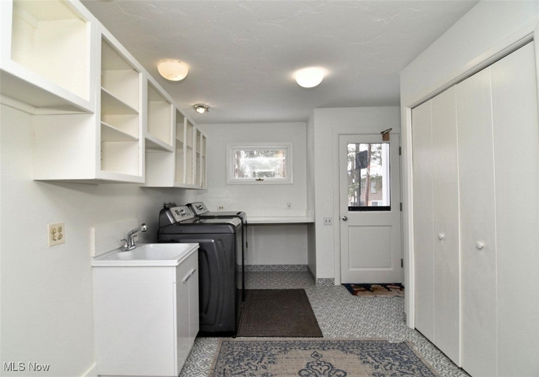 Shaker Heights, Ohio, 44122, United States, 4 Bedrooms Bedrooms, ,5 BathroomsBathrooms,Residential,Contingent,2007147