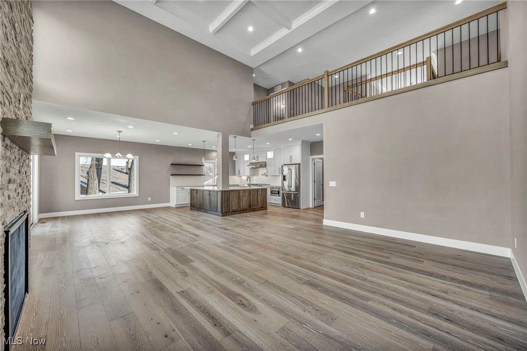 Aurora, Ohio, 44202, United States, 6 Bedrooms Bedrooms, ,5 BathroomsBathrooms,Residential,Active,1909651