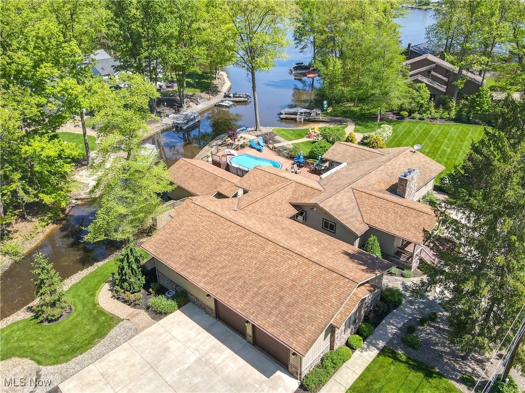 Roaming Shores, Ohio, 44084, United States, ,5 BathroomsBathrooms,Residential,Active,1820347