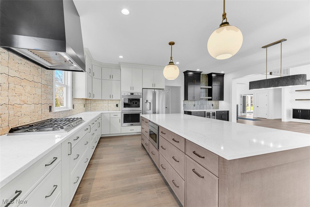 Aurora, Ohio, 44202, United States, 4 Bedrooms Bedrooms, ,4 BathroomsBathrooms,Residential,Active,2009163