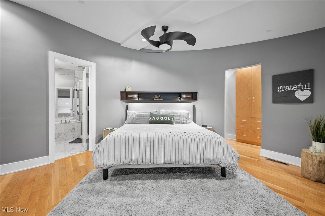 Cleveland, Ohio, 44113, United States, 2 Bedrooms Bedrooms, ,3 BathroomsBathrooms,Residential,Active,1839749