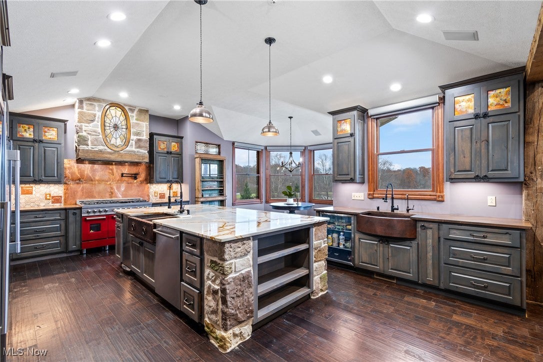 Canton, Ohio, 44721, United States, 3 Bedrooms Bedrooms, ,4 BathroomsBathrooms,Residential,Active,1997888