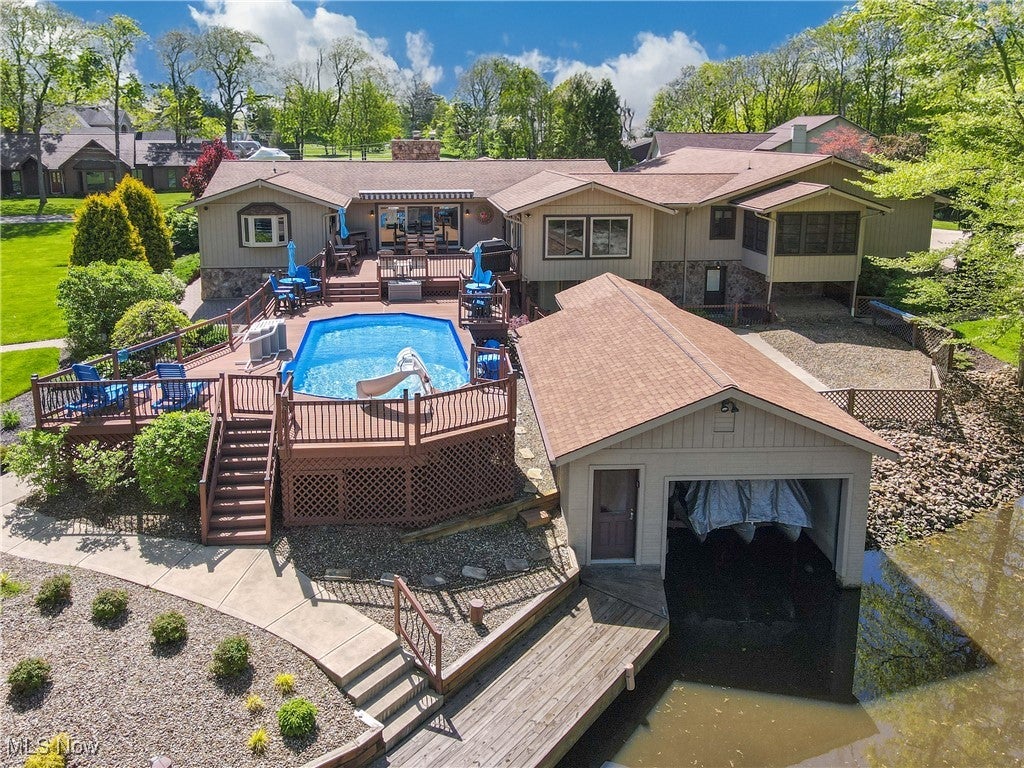 Roaming Shores, Ohio, 44084, United States, ,5 BathroomsBathrooms,Residential,Active,1820347