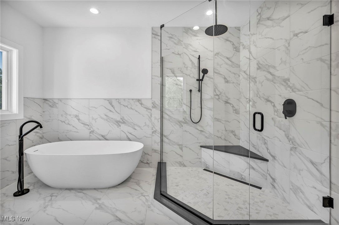 Aurora, Ohio, 44202, United States, 6 Bedrooms Bedrooms, ,5 BathroomsBathrooms,Residential,Active,1909651