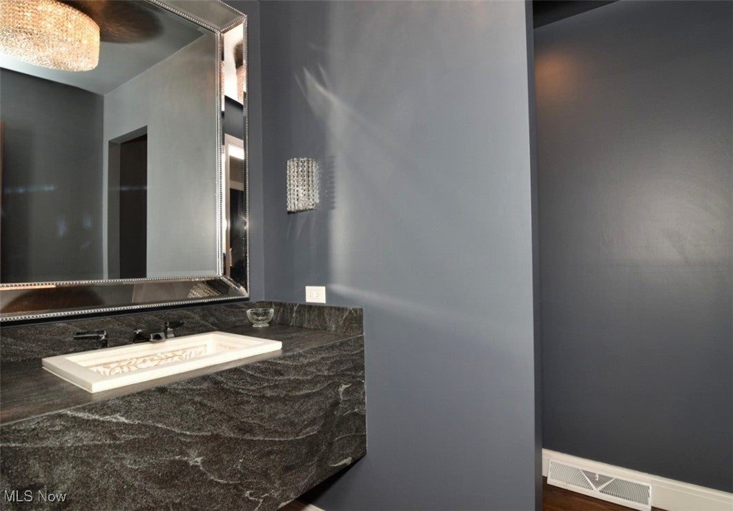 Shaker Heights, Ohio, 44122, United States, 4 Bedrooms Bedrooms, ,5 BathroomsBathrooms,Residential,Contingent,2007147