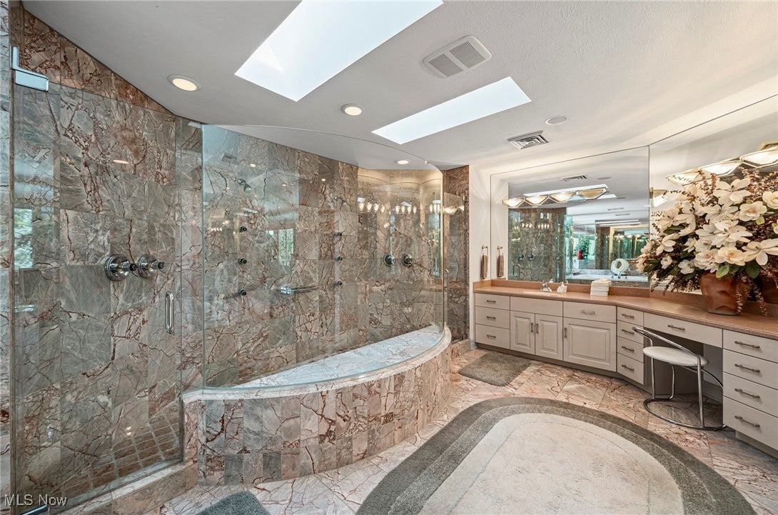 Richfield, Ohio, 44286, United States, 8 Bedrooms Bedrooms, ,9 BathroomsBathrooms,Residential,Active,1919074