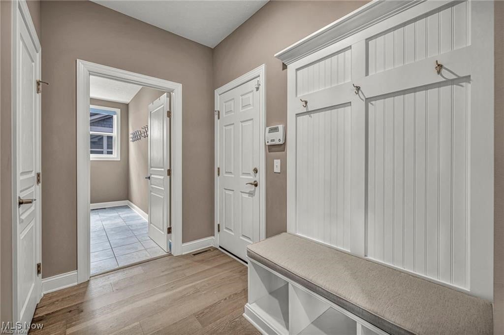Chagrin Falls, Ohio, 44022, United States, 3 Bedrooms Bedrooms, ,4 BathroomsBathrooms,Residential,Active,1945059