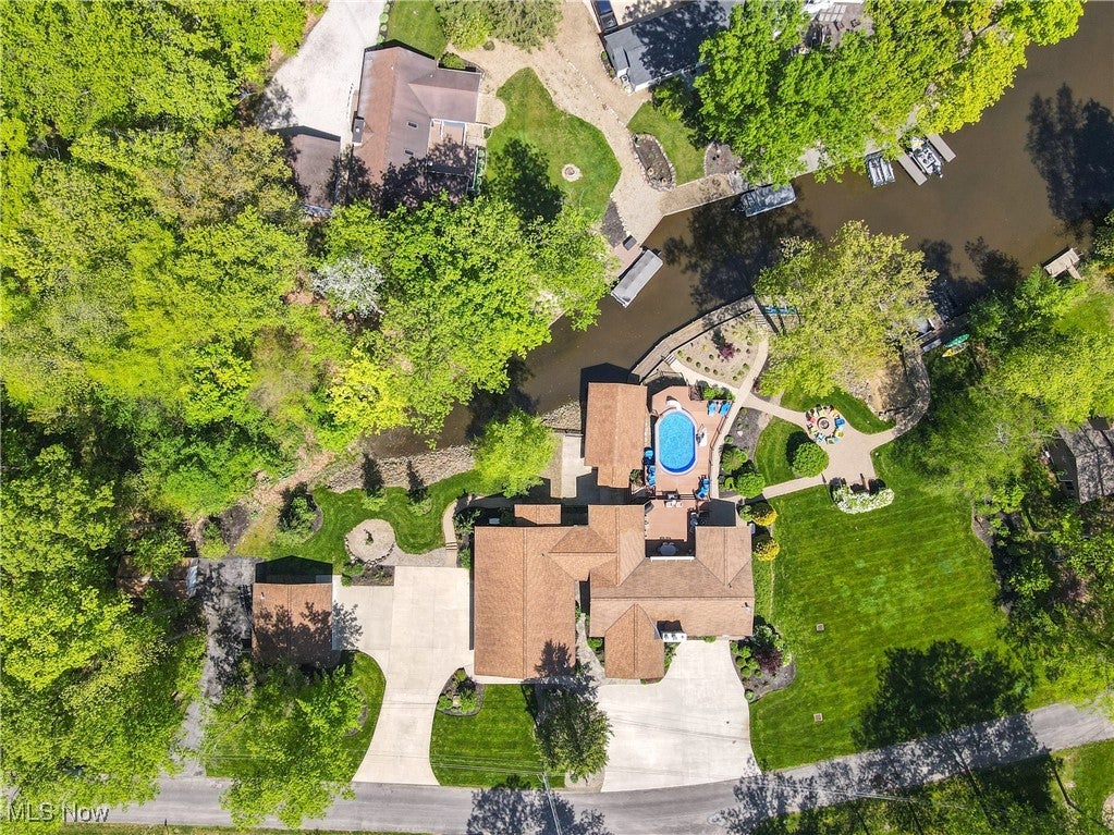 Roaming Shores, Ohio, 44084, United States, ,5 BathroomsBathrooms,Residential,Active,1820347