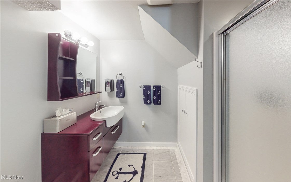 Roaming Shores, Ohio, 44084, United States, ,5 BathroomsBathrooms,Residential,Active,1820347