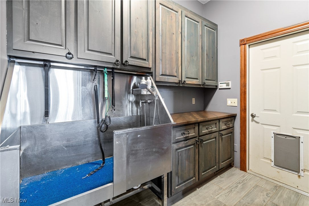 Canton, Ohio, 44721, United States, 3 Bedrooms Bedrooms, ,4 BathroomsBathrooms,Residential,Active,1997888