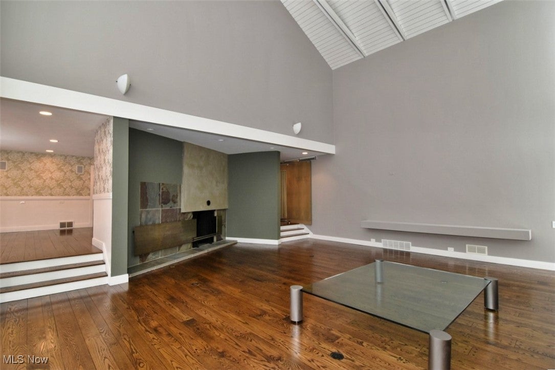 Shaker Heights, Ohio, 44122, United States, 4 Bedrooms Bedrooms, ,5 BathroomsBathrooms,Residential,Contingent,2007147