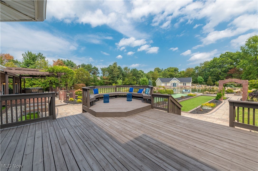 Amherst, Ohio, 44001, United States, 9 Bedrooms Bedrooms, ,6 BathroomsBathrooms,Residential,Active,1941346