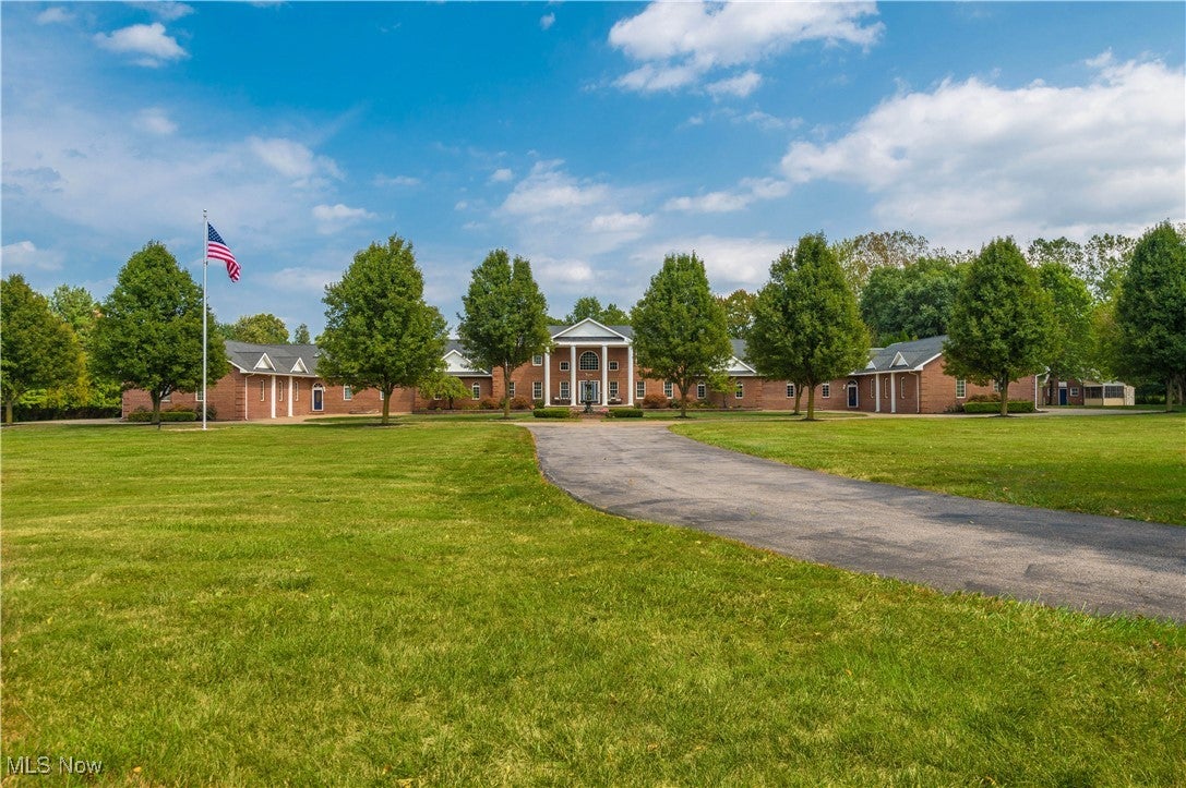 Amherst, Ohio, 44001, United States, 9 Bedrooms Bedrooms, ,6 BathroomsBathrooms,Residential,Active,1941346
