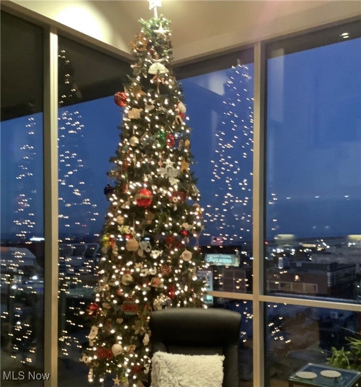 Cleveland, Ohio, 44113, United States, 2 Bedrooms Bedrooms, ,3 BathroomsBathrooms,Residential,Active,1839749