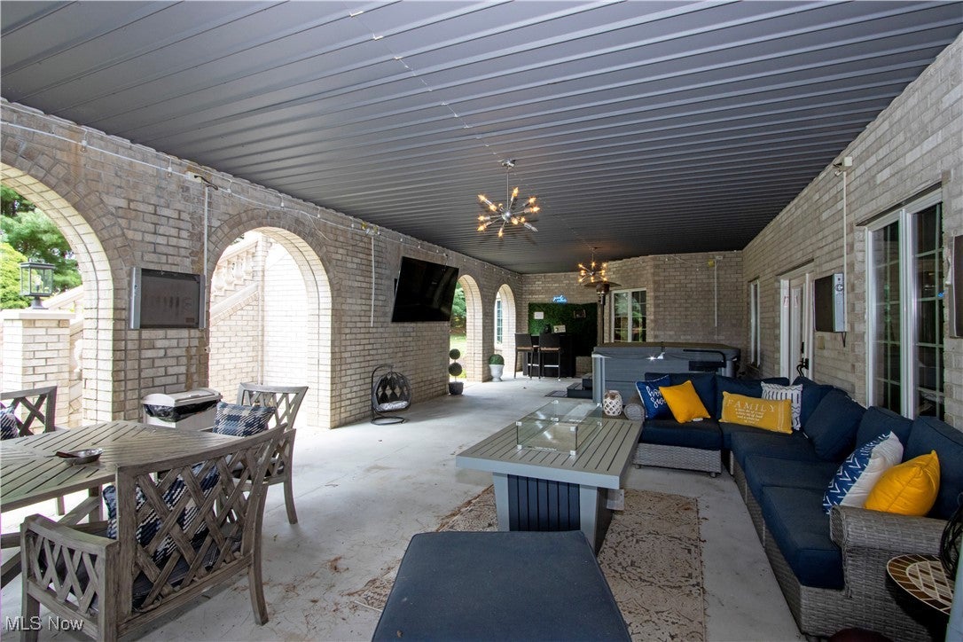 Wooster, Ohio, 44691, United States, 6 Bedrooms Bedrooms, ,9 BathroomsBathrooms,Residential,Active,1988412