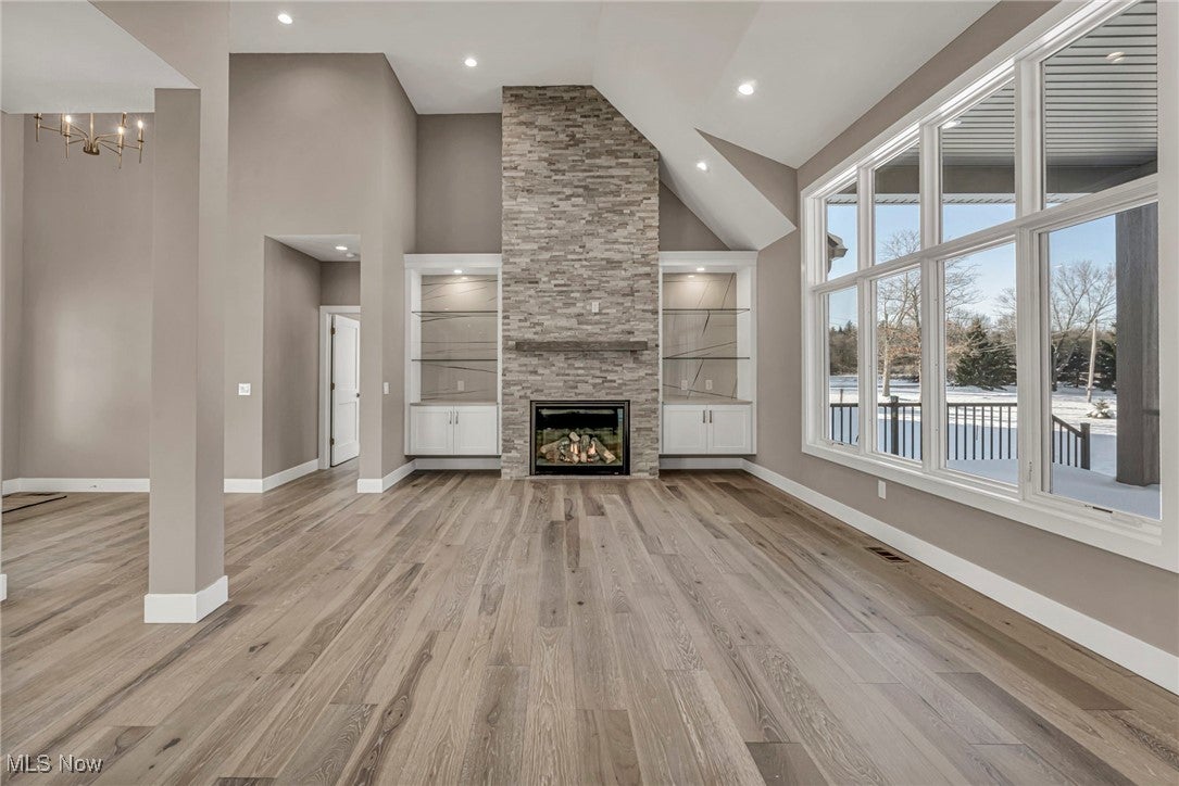 Moreland Hills, Ohio, 44022, United States, 5 Bedrooms Bedrooms, ,6 BathroomsBathrooms,Residential,Contingent,1903201