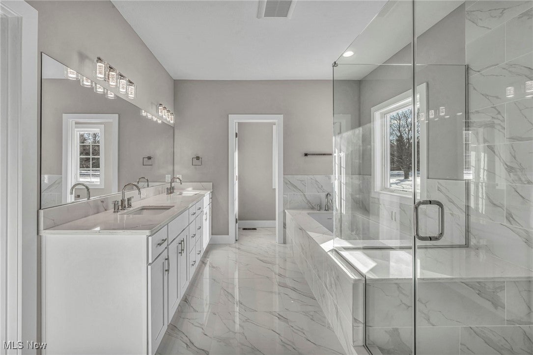 Moreland Hills, Ohio, 44022, United States, 5 Bedrooms Bedrooms, ,6 BathroomsBathrooms,Residential,Contingent,1903201