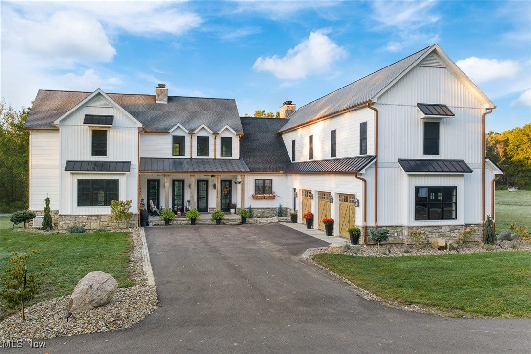 New Franklin, Ohio, 44216, United States, 6 Bedrooms Bedrooms, ,6 BathroomsBathrooms,Residential,Active,1989782