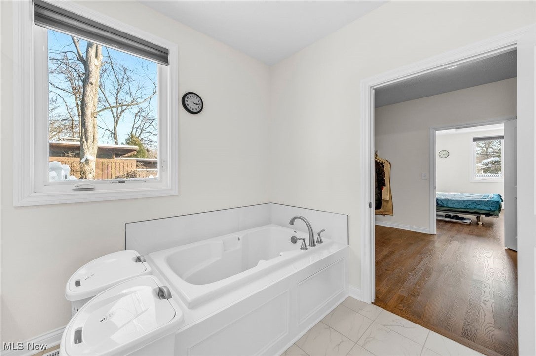 Westlake, Ohio, 44145, United States, 11 Bedrooms Bedrooms, ,9 BathroomsBathrooms,Residential,Active,2015263