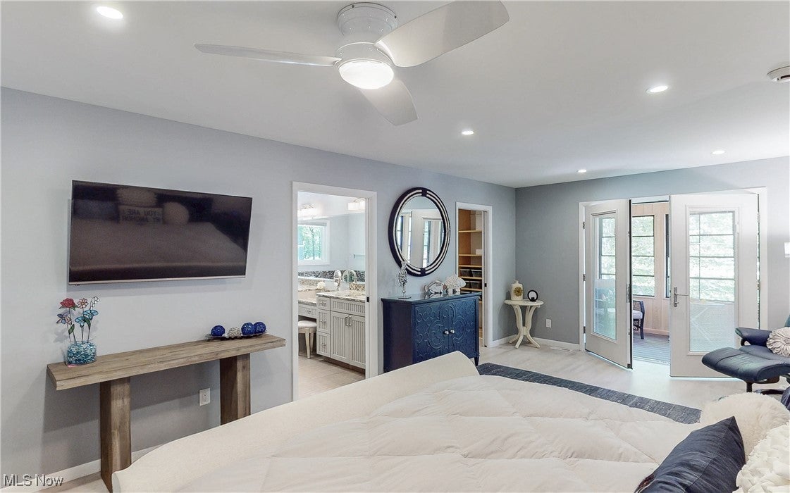 Roaming Shores, Ohio, 44084, United States, ,5 BathroomsBathrooms,Residential,Active,1820347