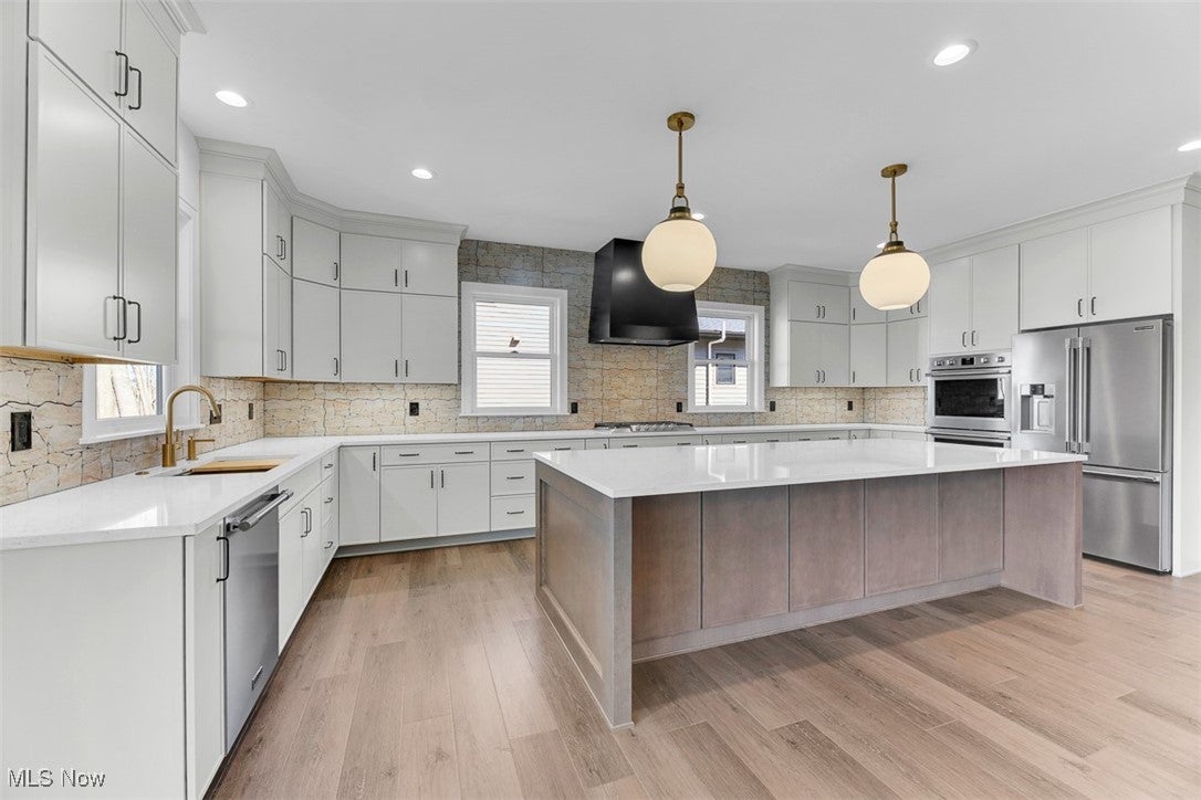 Aurora, Ohio, 44202, United States, 4 Bedrooms Bedrooms, ,4 BathroomsBathrooms,Residential,Active,2009163