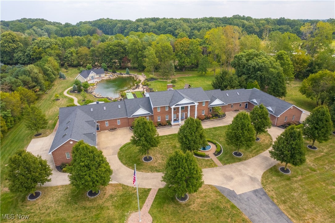 Amherst, Ohio, 44001, United States, 9 Bedrooms Bedrooms, ,6 BathroomsBathrooms,Residential,Active,1941346