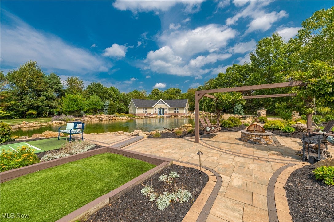 Amherst, Ohio, 44001, United States, 9 Bedrooms Bedrooms, ,6 BathroomsBathrooms,Residential,Active,1941346