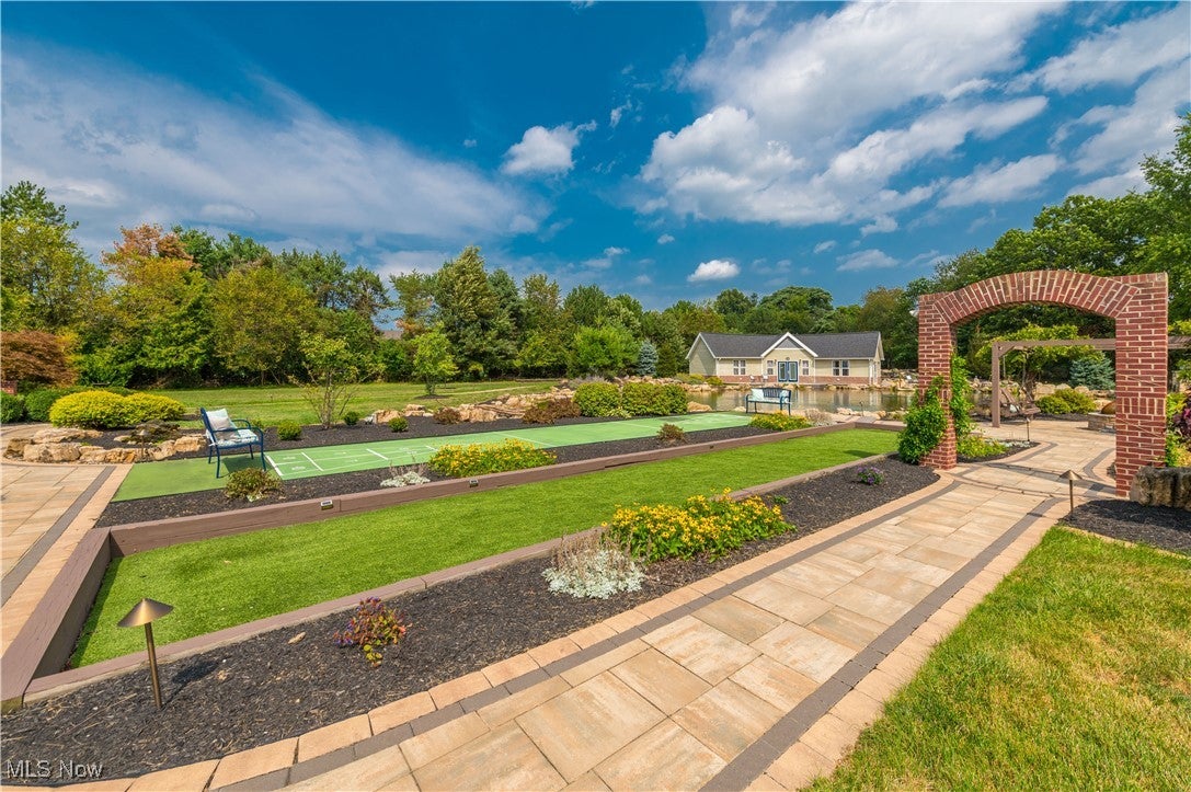 Amherst, Ohio, 44001, United States, 9 Bedrooms Bedrooms, ,6 BathroomsBathrooms,Residential,Active,1941346