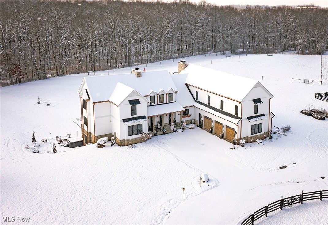 New Franklin, Ohio, 44216, United States, 6 Bedrooms Bedrooms, ,6 BathroomsBathrooms,Residential,Active,2001066