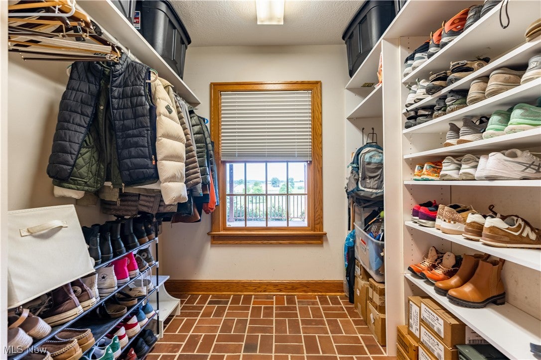 Marshallville, Ohio, 44645, United States, 4 Bedrooms Bedrooms, ,4 BathroomsBathrooms,Residential,Active,1909596