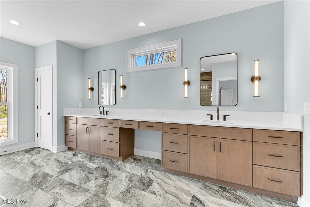 Aurora, Ohio, 44202, United States, 4 Bedrooms Bedrooms, ,4 BathroomsBathrooms,Residential,Active,2009163