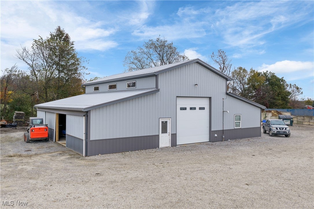 Canton, Ohio, 44721, United States, 3 Bedrooms Bedrooms, ,4 BathroomsBathrooms,Residential,Active,1997888