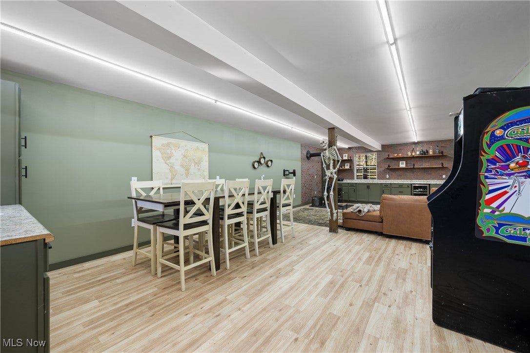 New Franklin, Ohio, 44216, United States, 6 Bedrooms Bedrooms, ,6 BathroomsBathrooms,Residential,Active,1989782