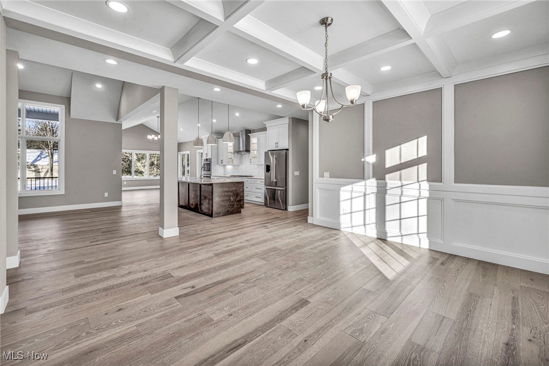 Moreland Hills, Ohio, 44022, United States, 5 Bedrooms Bedrooms, ,6 BathroomsBathrooms,Residential,Contingent,1903201
