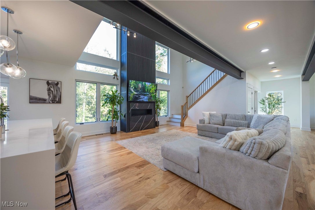 Medina, Ohio, 44256, United States, 4 Bedrooms Bedrooms, ,5 BathroomsBathrooms,Residential,Active,1953983