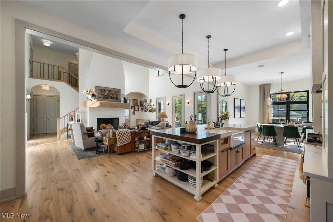 New Franklin, Ohio, 44216, United States, 6 Bedrooms Bedrooms, ,6 BathroomsBathrooms,Residential,Active,2001066