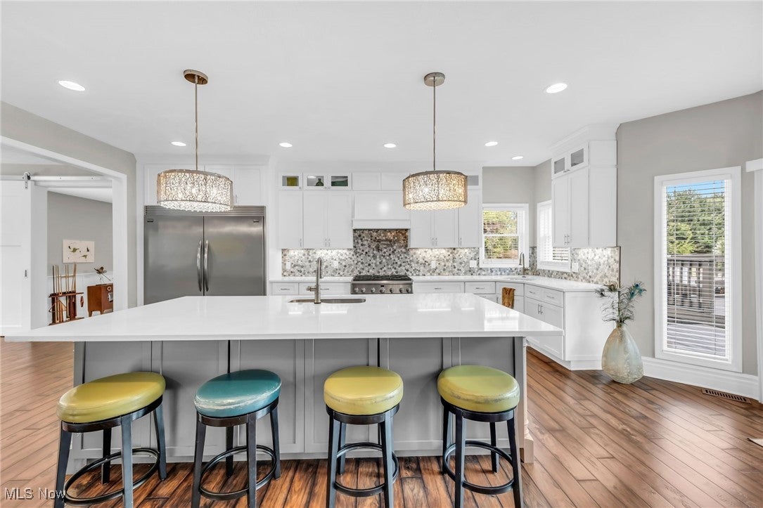 Amherst, Ohio, 44001, United States, 9 Bedrooms Bedrooms, ,6 BathroomsBathrooms,Residential,Active,1941346