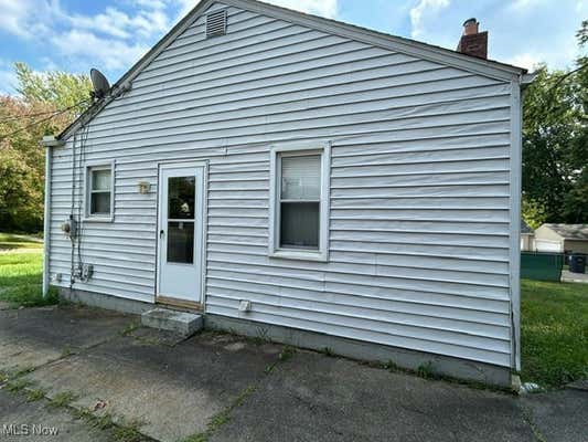 1312 HARDESTY BLVD, AKRON, OH 44320, photo 4 of 21