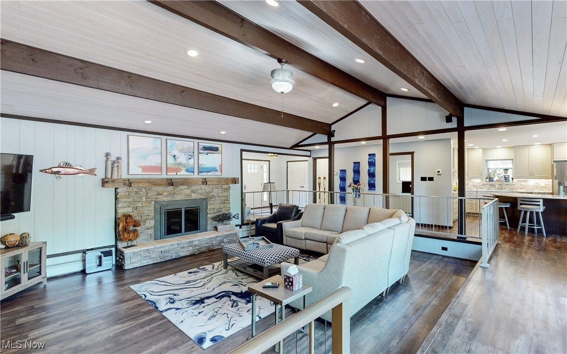Roaming Shores, Ohio, 44084, United States, ,5 BathroomsBathrooms,Residential,Active,1820347