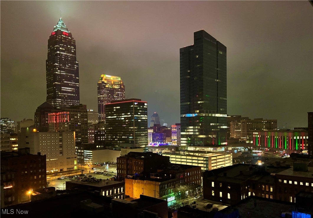 Cleveland, Ohio, 44113, United States, 2 Bedrooms Bedrooms, ,3 BathroomsBathrooms,Residential,Active,1839749